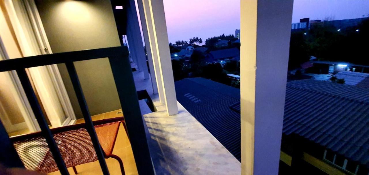 Cozy Near Beach 200M With Toproof Pool At Patio Bangsaen Esterno foto